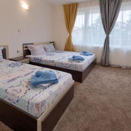 Kazlarov Guest House Kiten  Exterior foto